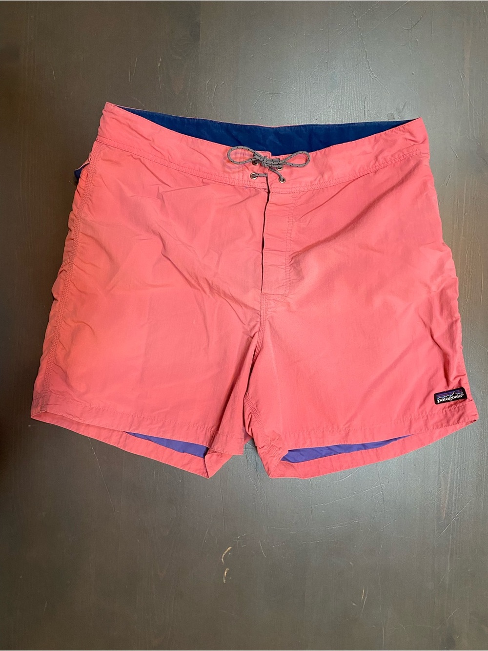 Patagonia Wavefarer Board Shorts Men’s 36 Pink Coral Surf Swim Trunks Nylon
